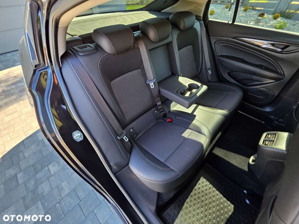 Opel Insignia - 21