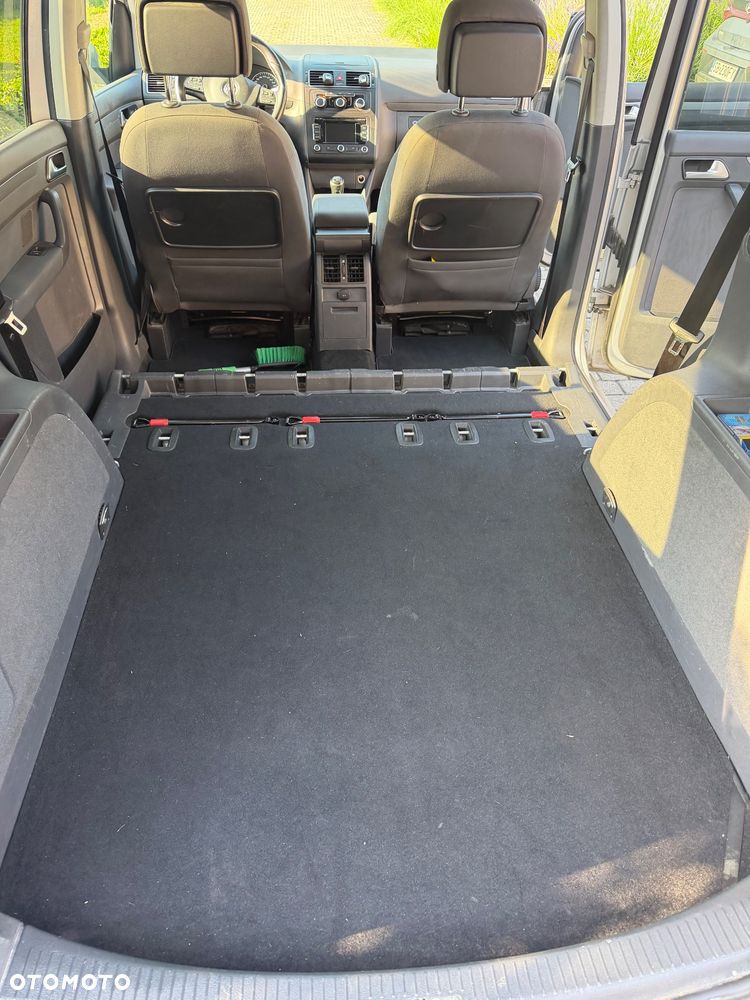 Volkswagen Touran 1.6 TDI DPF BlueMot Trendline - 3