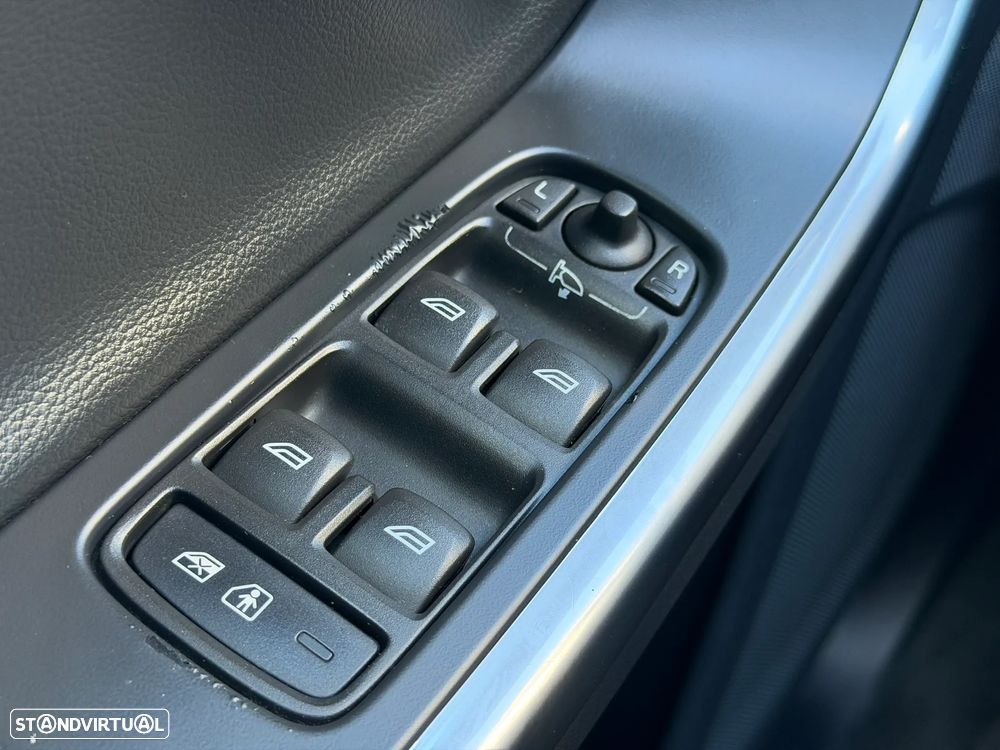 Volvo V60 2.0 D3 Summum - 16