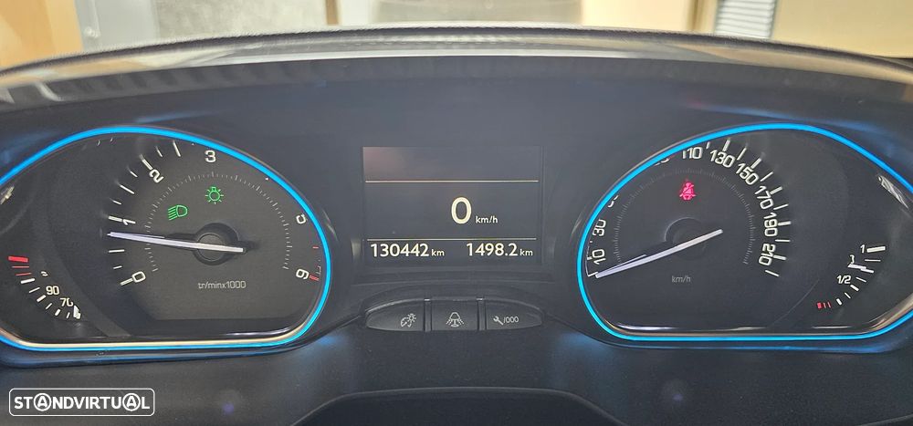 Peugeot 2008 1.6 BlueHDi Allure - 3
