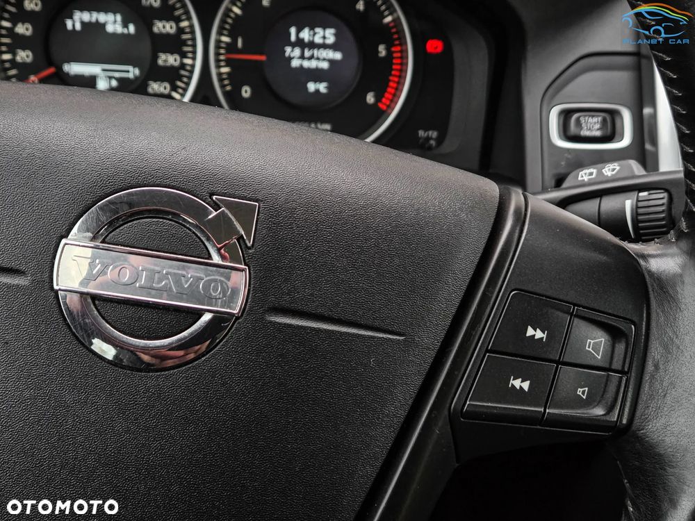 Volvo XC 60 D4 AWD Kinetic - 26