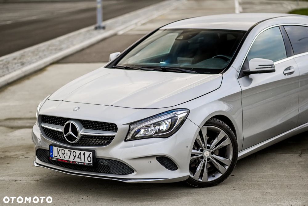 Mercedes-Benz CLA 180 7G-DCT Peak Edition - 4