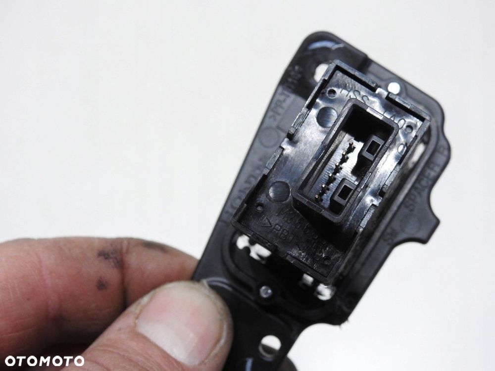 PRZYCISK PODGRZEWANIA FOTELA PRAWY INSIGHT II - 5