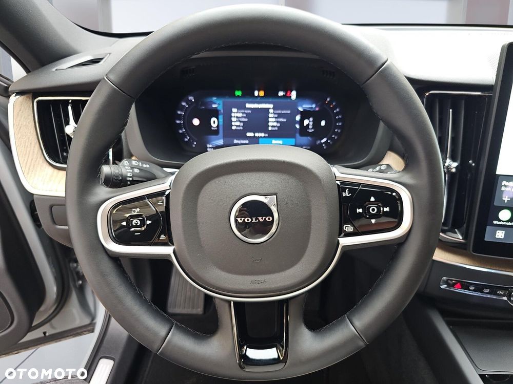 Volvo XC 60 B5 B AWD Plus Dark - 14
