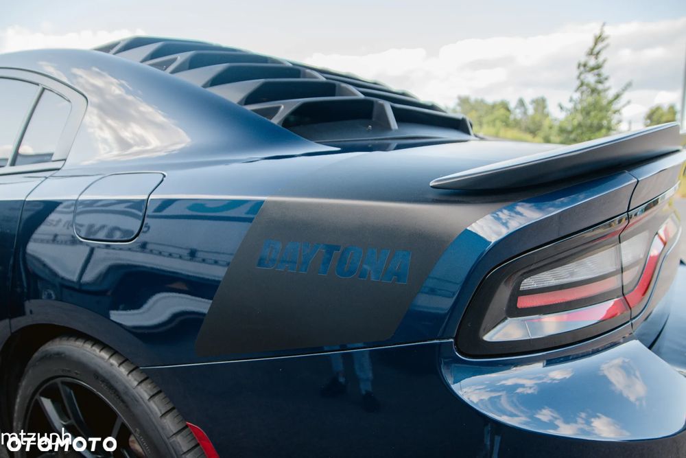 Dodge Challenger - 7