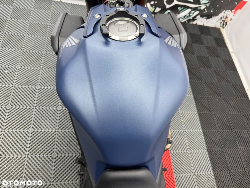 Honda CB - 23