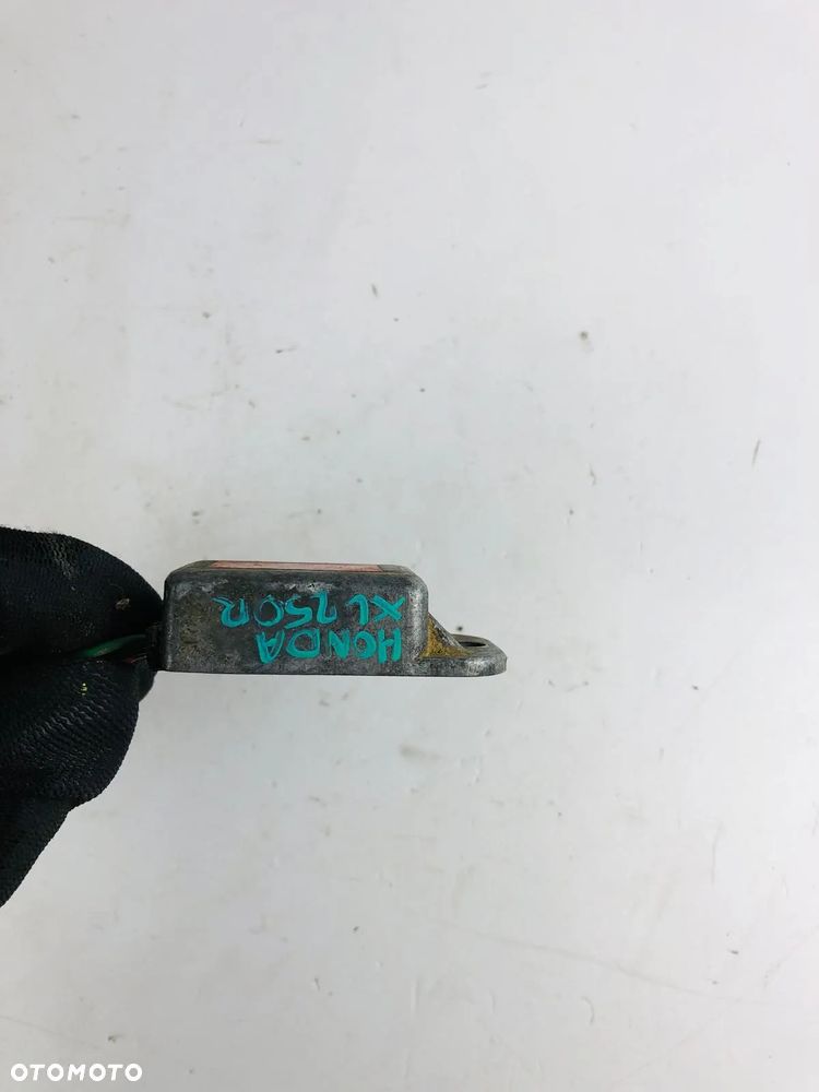 Honda XL 250 350 600 84-87 Regulator Napięcia - 3