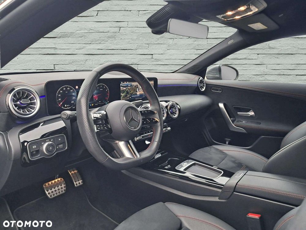 Mercedes-Benz CLA 200 AMG Line 7G-DCT - 10