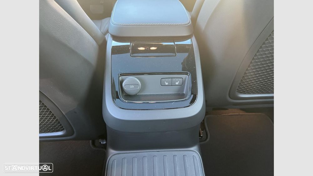 Volvo S60 2.0 T8 PHEV Plus Dark AWD - 18