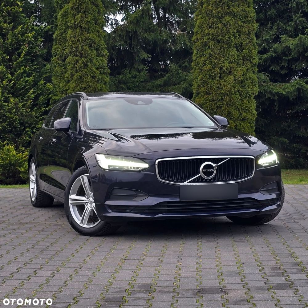 Volvo V90 D3 Momentum Pro - 1