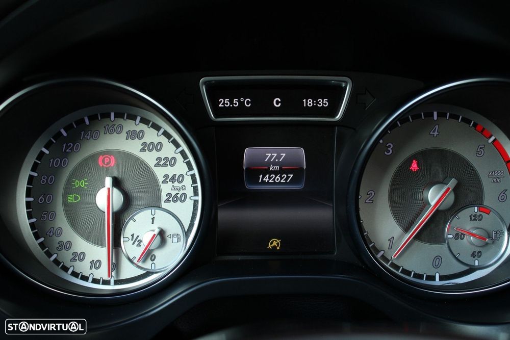 Mercedes-Benz CLA 180 d AMG Line - 23