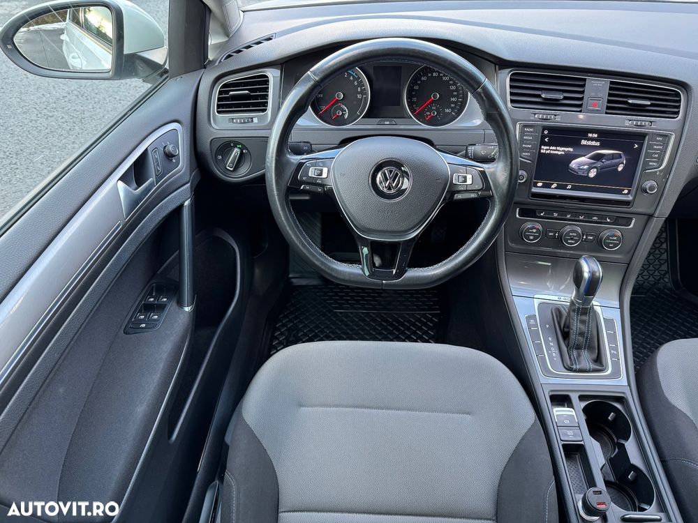 Volkswagen e-Golf - 9