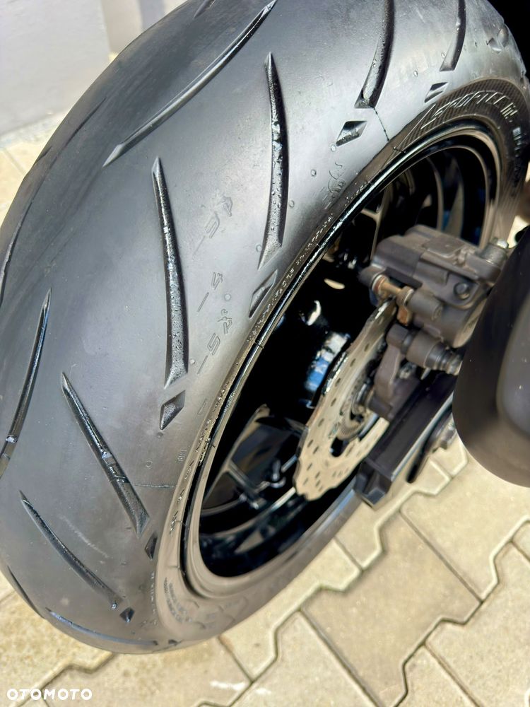 Suzuki GSX - 7