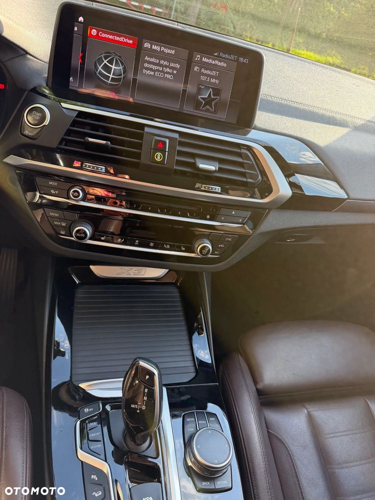 BMW X3 xDrive20d Luxury Line - 22