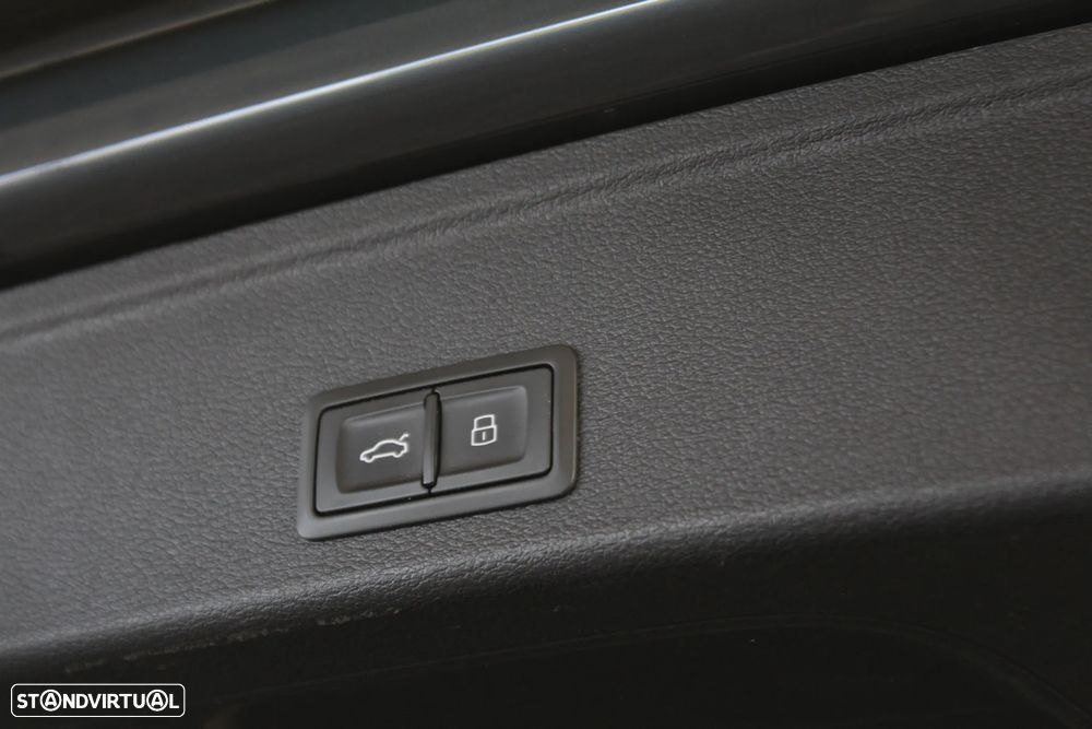 Audi A4 Avant 2.0 TDI quattro S-line S tronic - 36