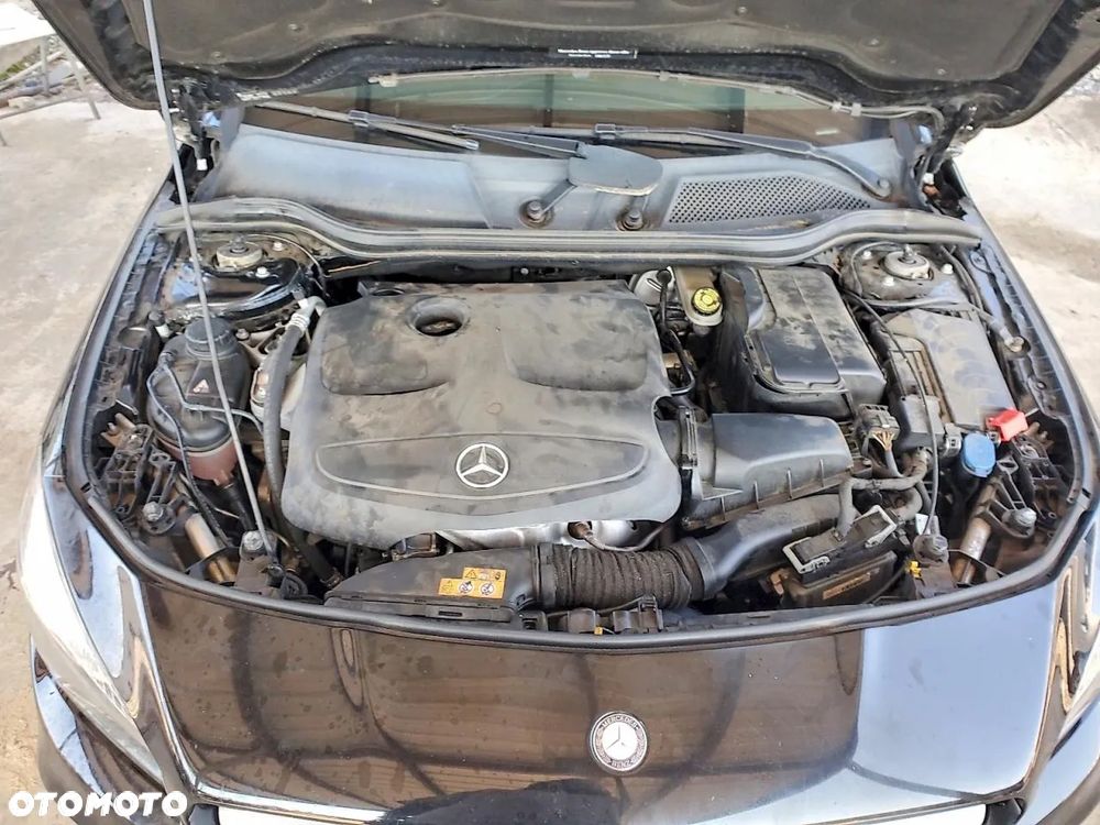 Mercedes-Benz CLA 250 4Matic 7G-DCT AMG Line - 10