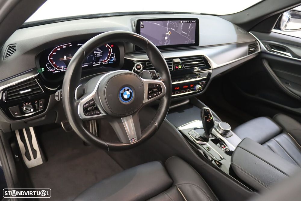 BMW 530 e Pack Desportivo M - 3