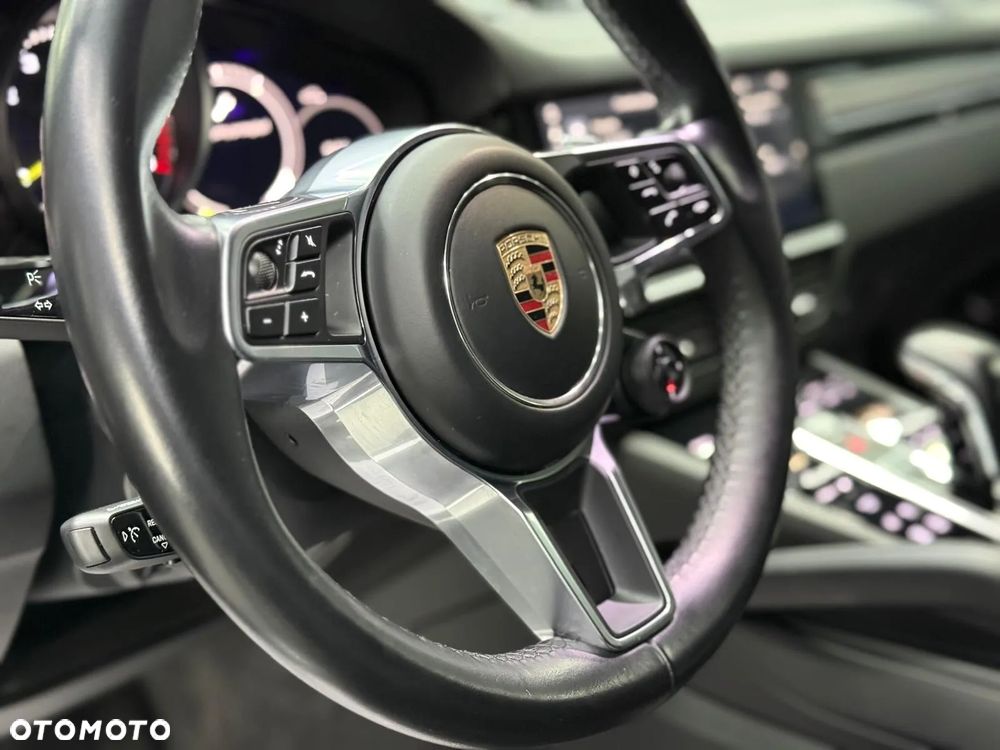 Porsche Cayenne - 17