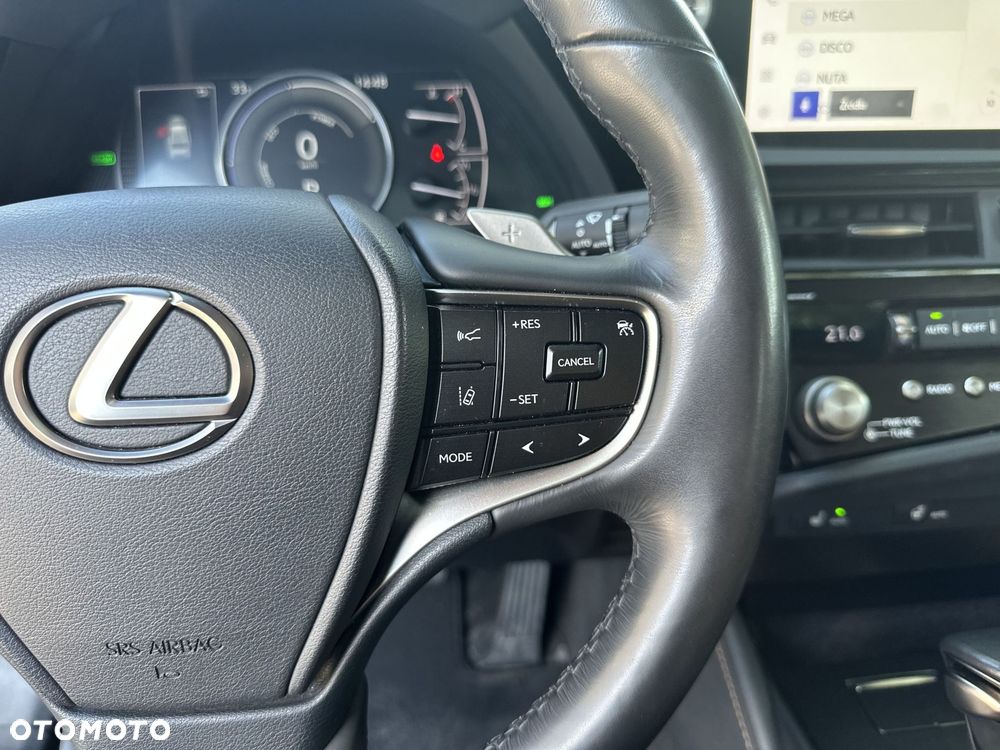 Lexus ES 300h Business Edition - 17