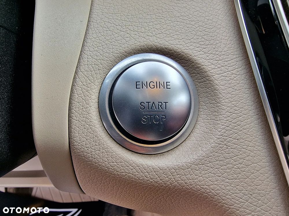 Mercedes-Benz Klasa C 300 9G-TRONIC Edition - 17