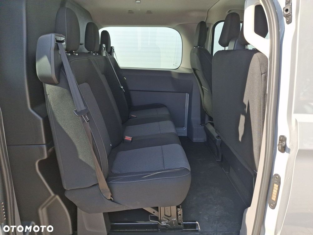 Volkswagen Transporter Furgon Plus 2.0 TDI 150 KM manual r. o. 3500 mm - 18