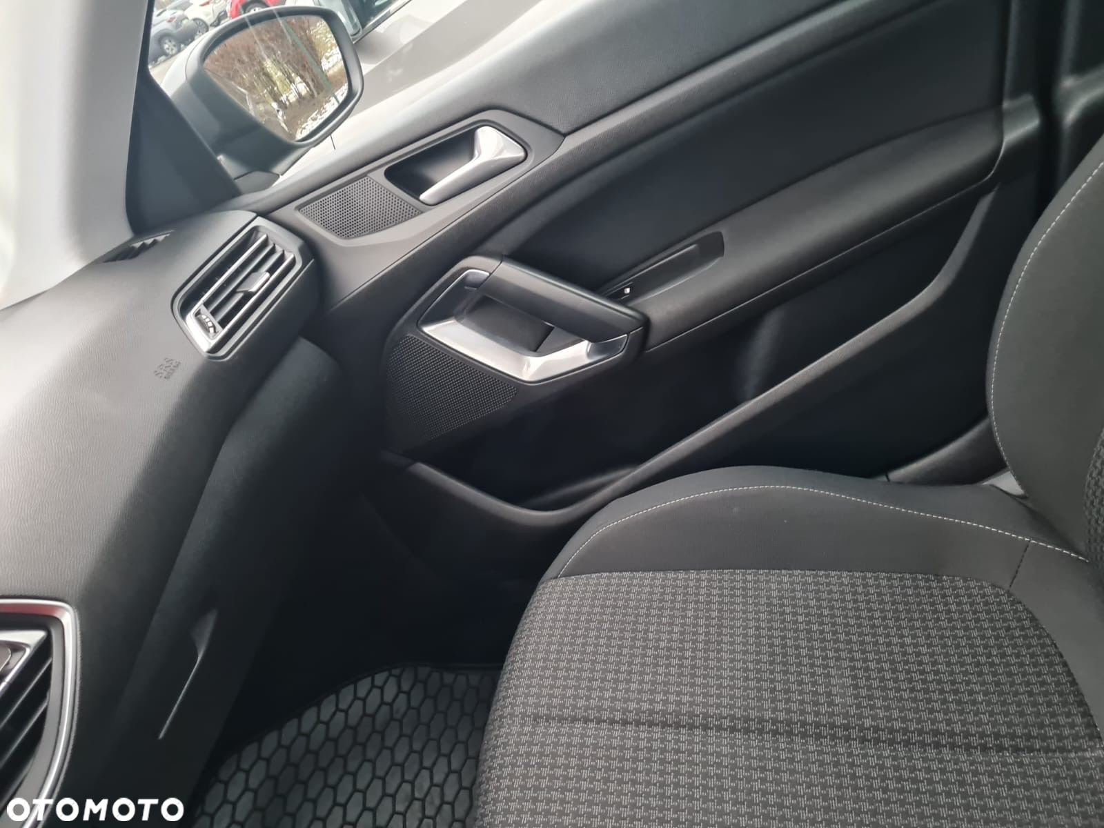 Peugeot 308 SW BlueHDi 130 EAT8 Stop & Start Active - 23