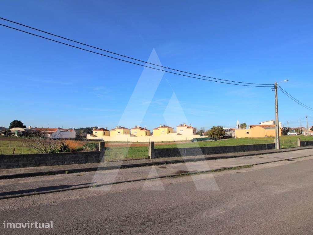 Terreno com 6 lotes para construção de moradias