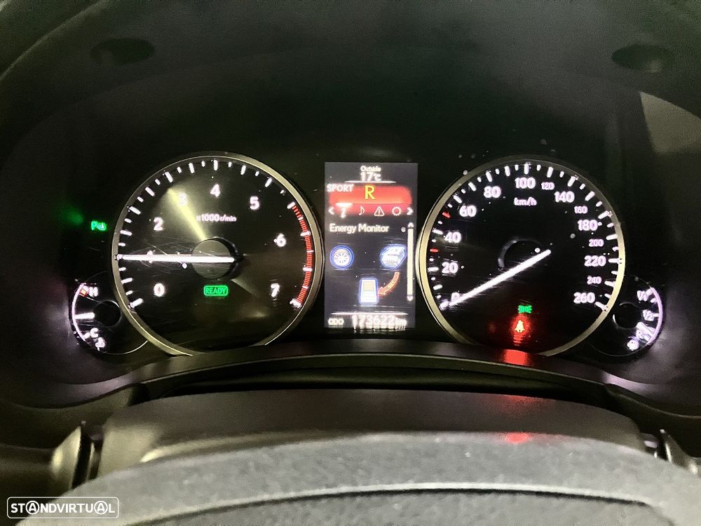 Lexus NX 300h Executive Plus - 31