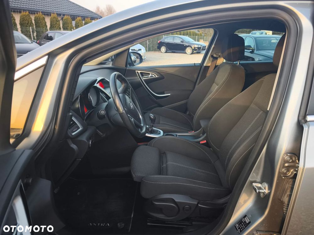 Opel Astra 1.6 Turbo Cosmo - 6