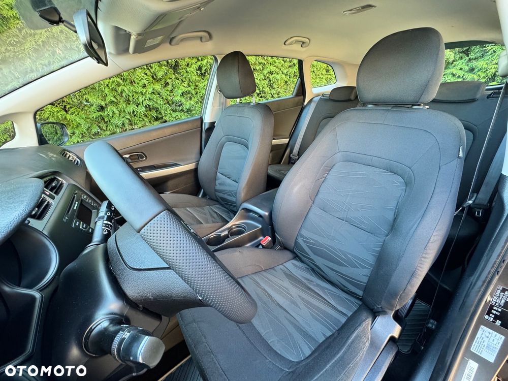 Kia Ceed 1.6 GDI Dream Team Edition - 16