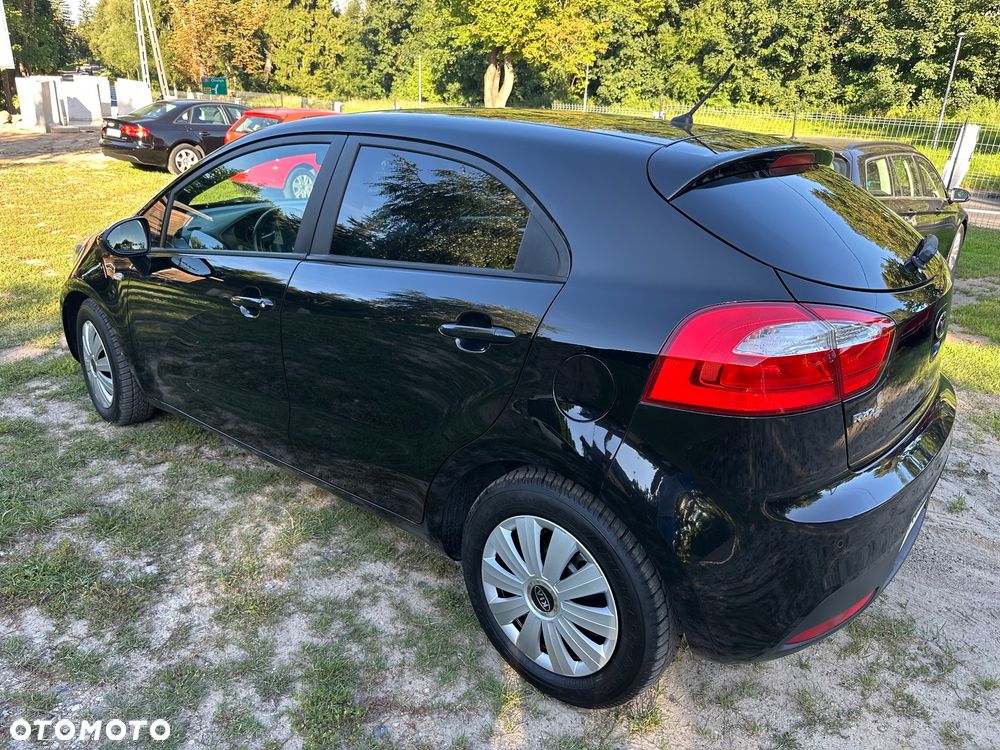 Kia Rio 1.4 Fifa World Cup Edition - 12