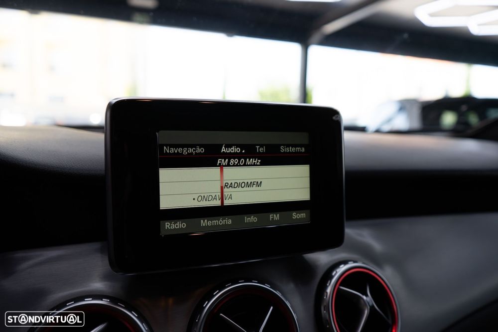 Mercedes-Benz GLA 220 d AMG Line - 34