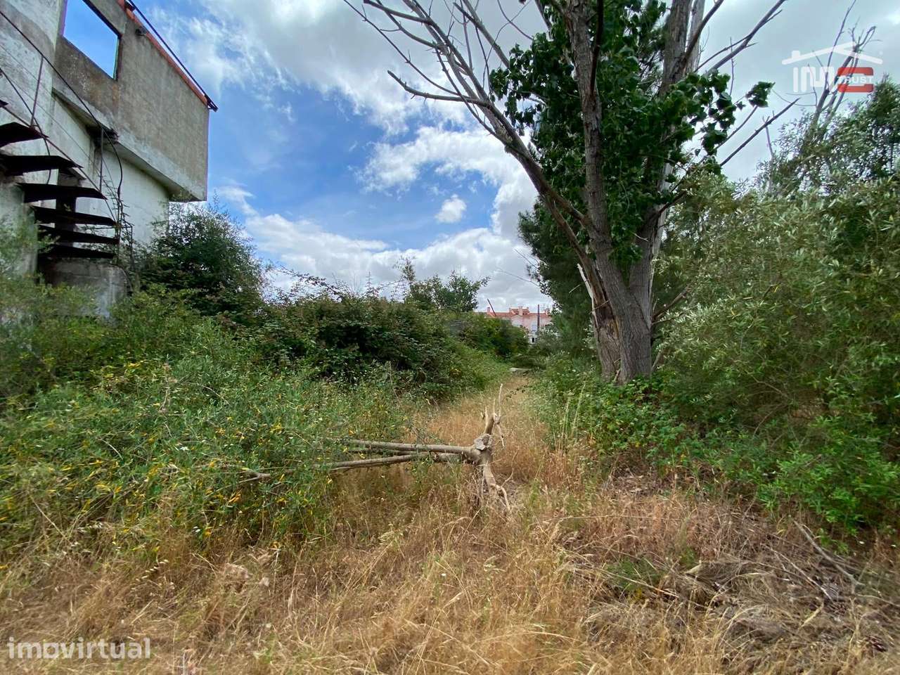 LOTE URBANO PARA CONSTRUÇÃO DE PRÉDIO | CENTRO DO PINHAL NOVO - Grande imagem: 5/8
