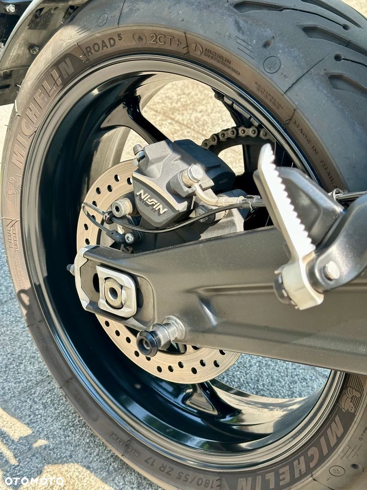 Triumph Trident - 3