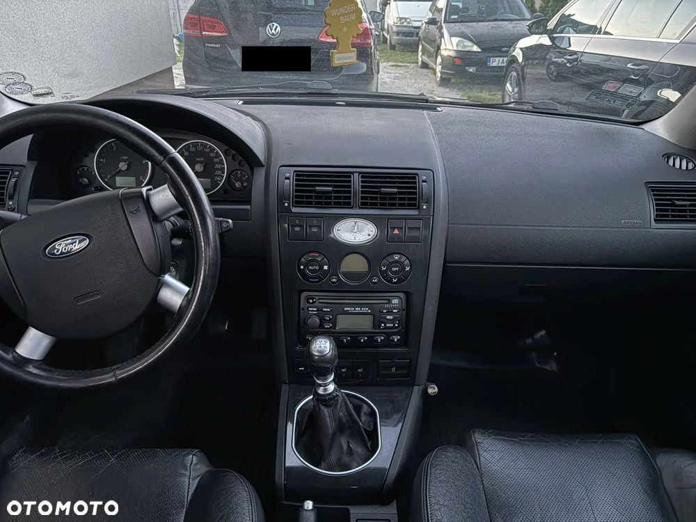 Ford Mondeo 2.0 TDDi Ghia - 14