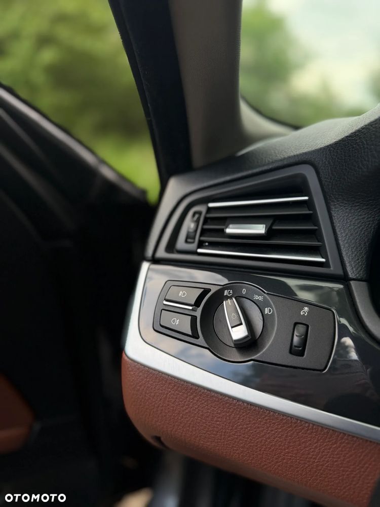 BMW Seria 5 520d - 23