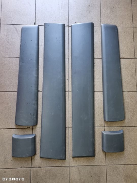 LISTWA KAROSERII DRZWI LEWA PRAWA TRAFIC VIVARO 01-14r. - 1