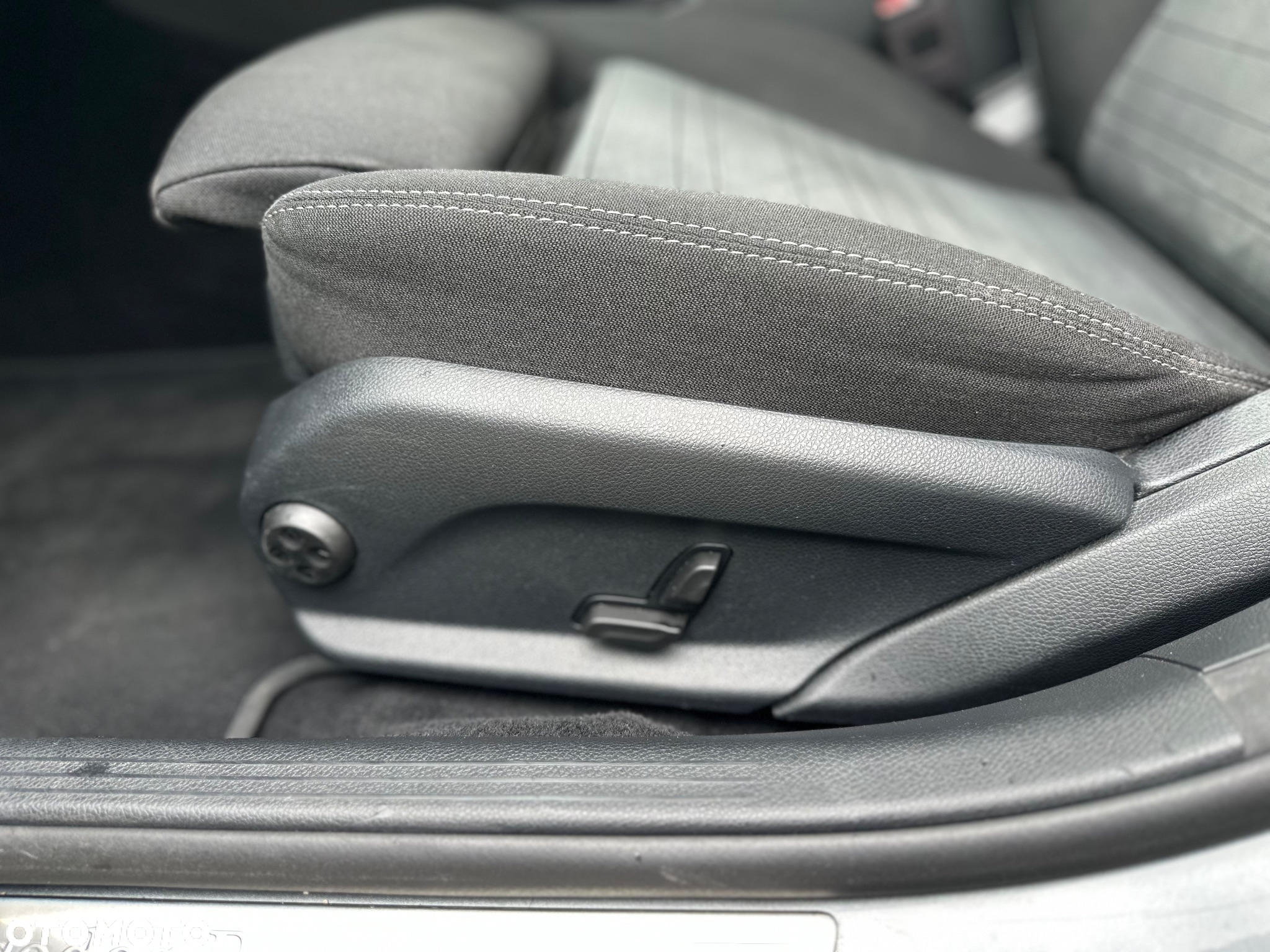 Mercedes-Benz Klasa C 220 d T 9G-TRONIC Avantgarde - 18