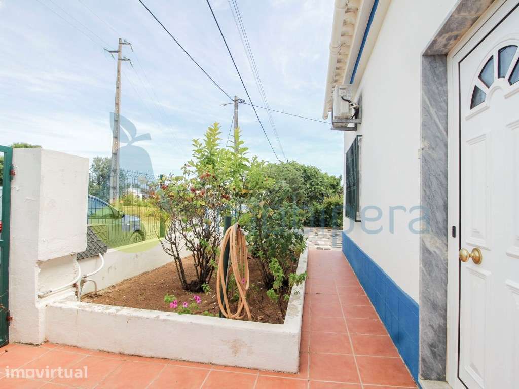 Moradia térrea isolada com piscina e terreno agrícola para venda em... - Grande imagem: 4/44