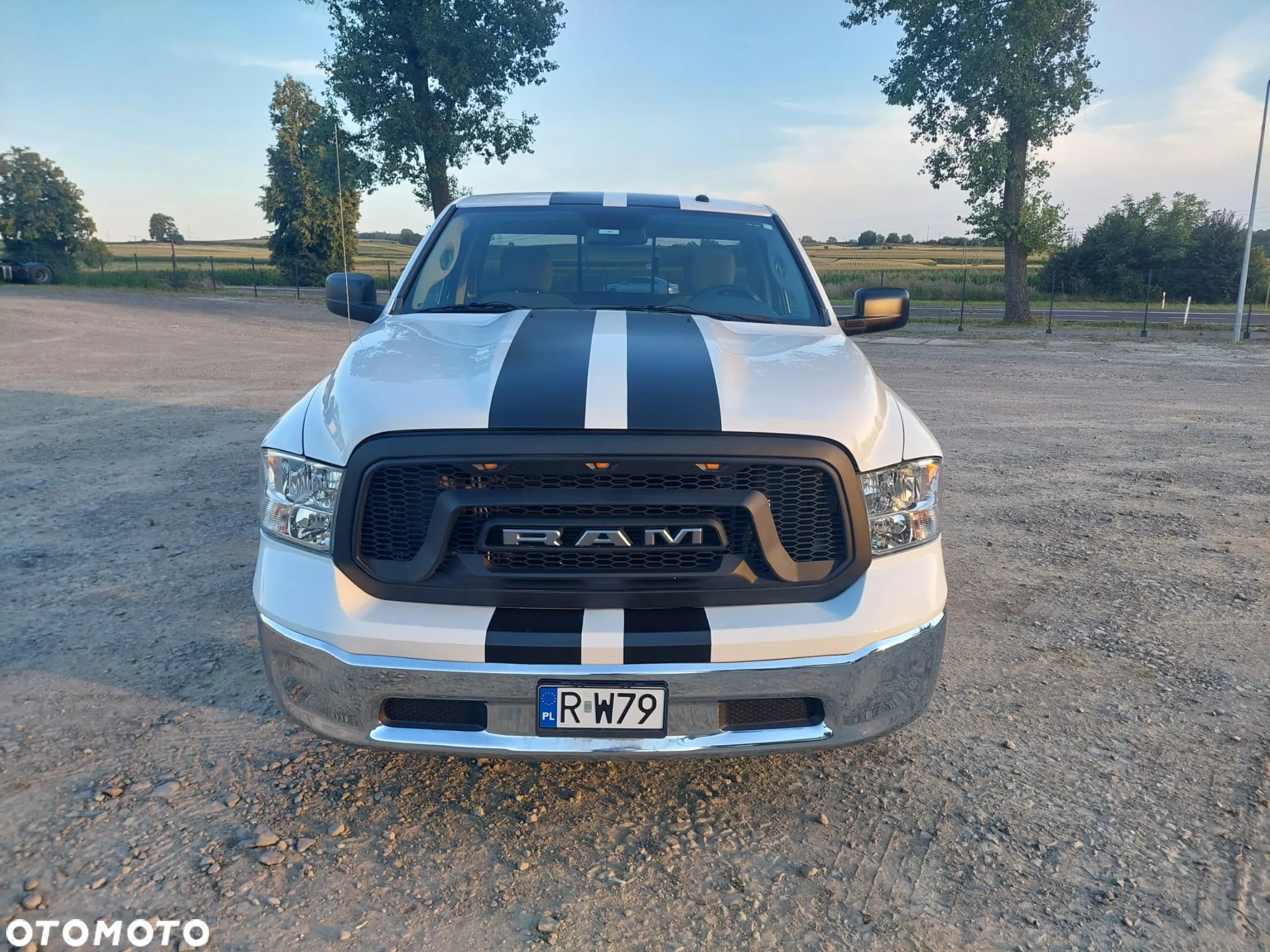 Dodge RAM 1500 5.7 4x4 - 5