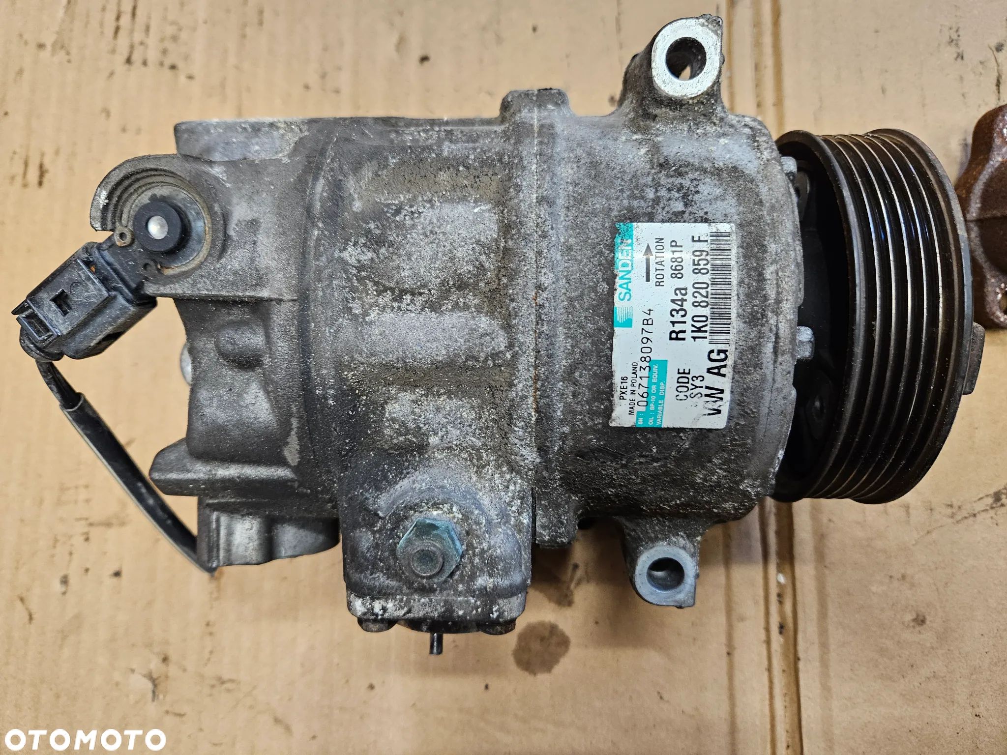 VW Golf Touran Passat B6 Seat Altea 1.9 2.0 TDi kompresor sprężarka klimatyzacji 1K0820859F - 1