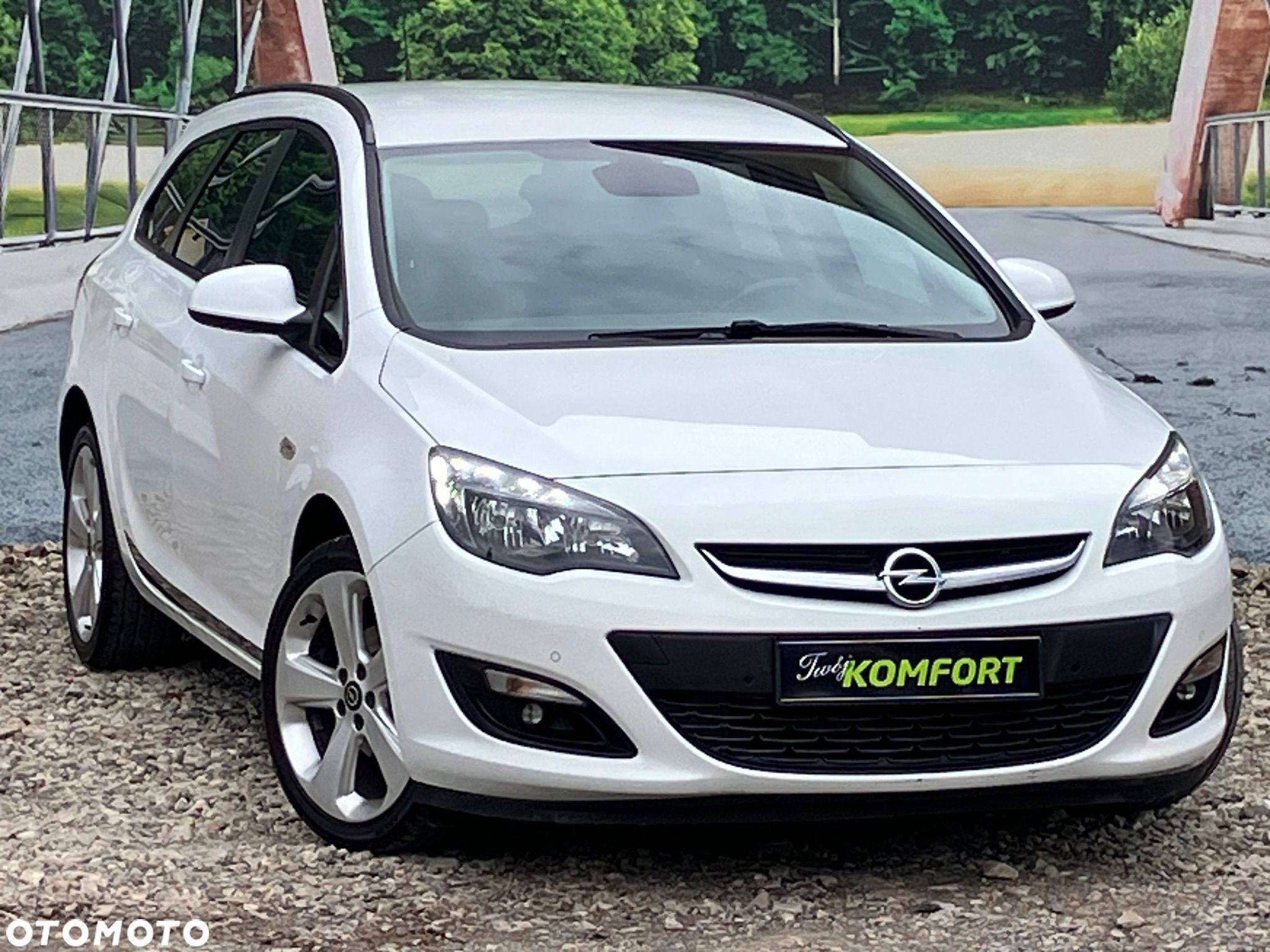 Opel Astra 1.4 Turbo Color Edition - 1