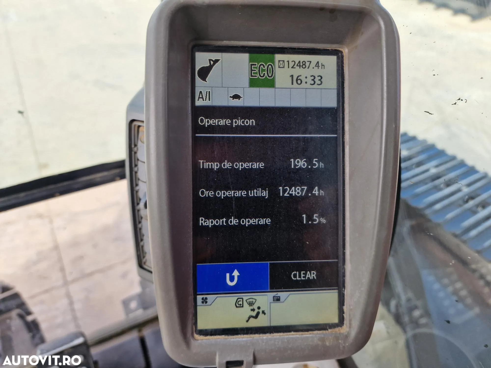 Hitachi ZX210, 23t, cupa 1,3mc NOUA, 12.487h-46900 Eur+Tva, camera spate, instalatia picon, 3 pompe hidraulice HITACHI, protectie acoperis cabina, AC, produs in JAPONIA, posibilitate leasing 46.900 EUR+Tva - 27