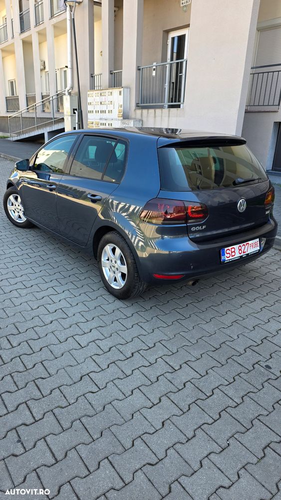 Volkswagen Golf 1.6 TDI BlueMotion Technology Comfortline - 4