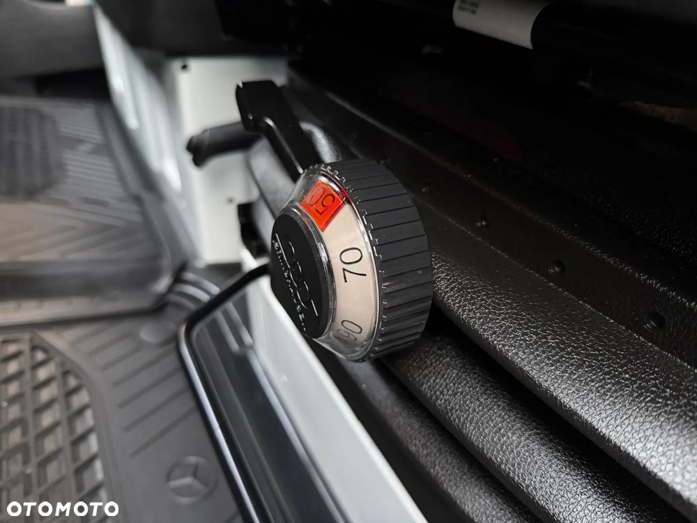 Mercedes-Benz Sprinter 317 CDI Izoterma Winda - 26