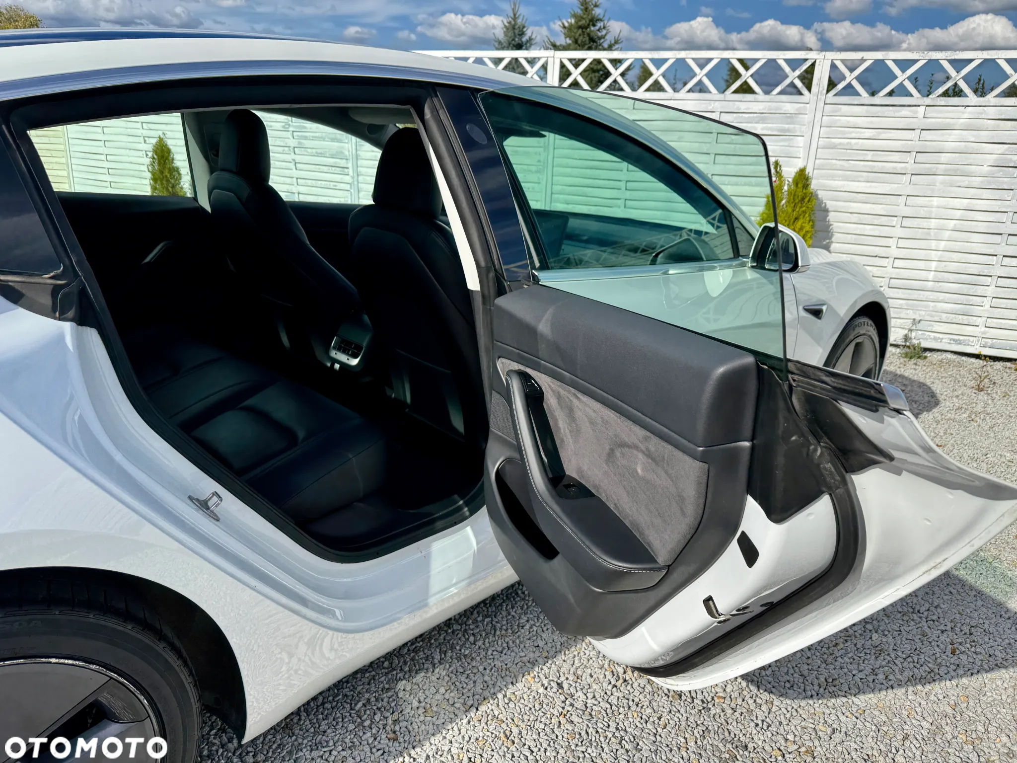 Tesla Model 3 Langstreckenbatterie Allradantrieb Dual Motor - 35