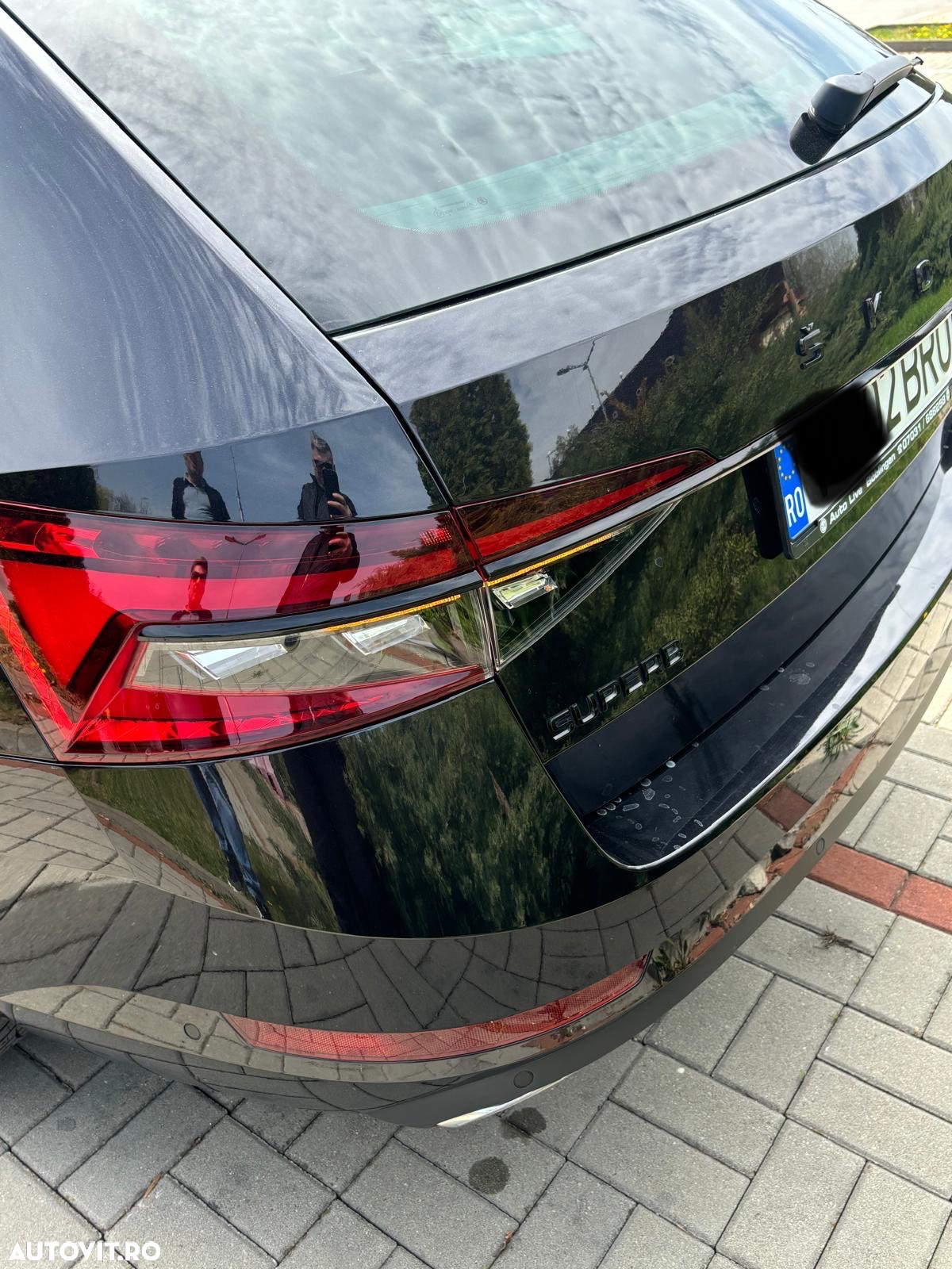Skoda Superb 2.0 TDI DSG Sportline - 22
