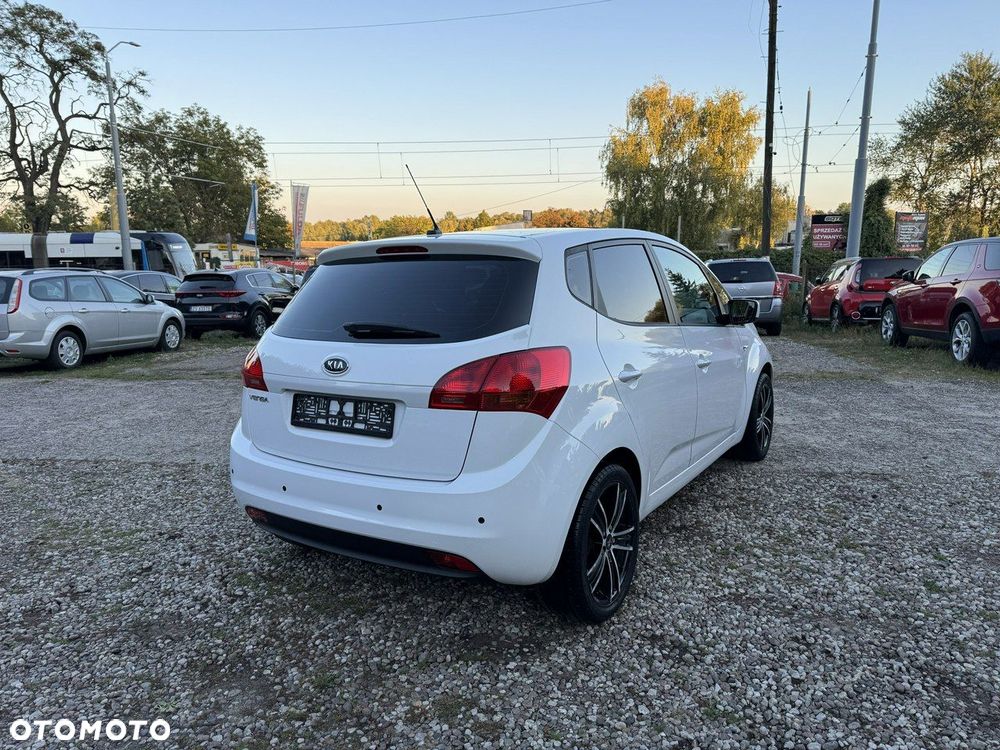 Kia Venga - 34