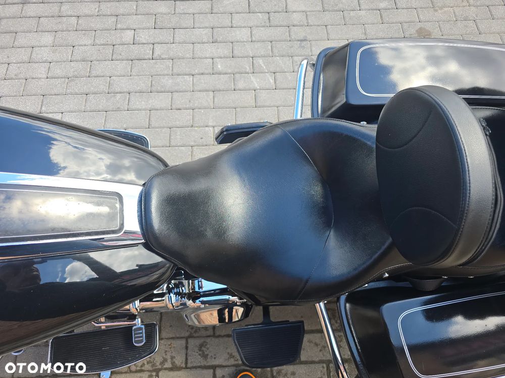 Harley-Davidson FLHT Electra Glide Standard - 18