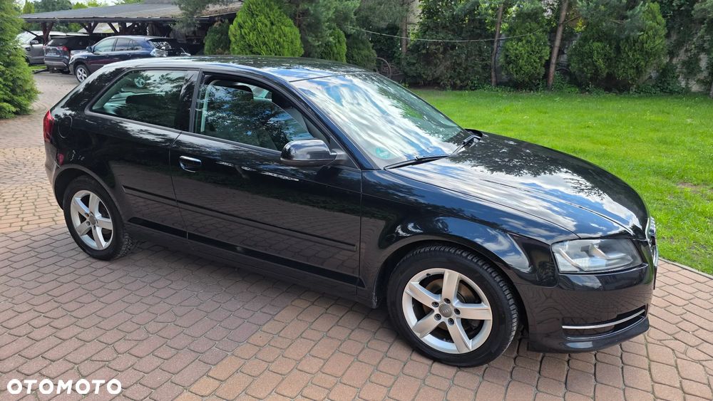 Audi A3 3-drzwiowe 1.6 TDI DPF Attraction - 14
